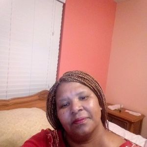 Meet your Posher, Desiree